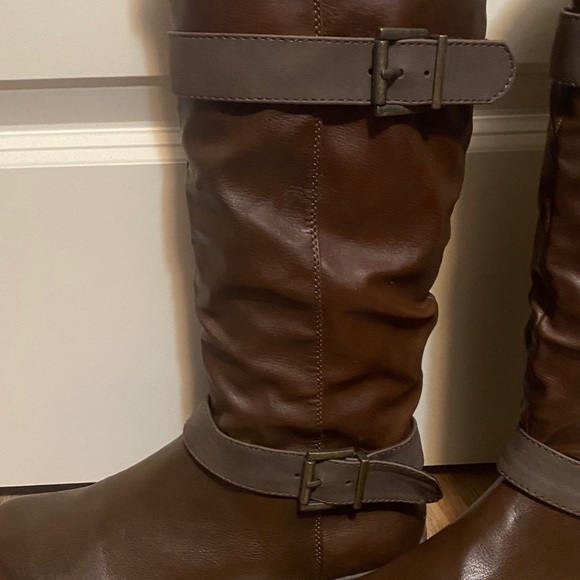 ‼️Beautiful Brown Zip Boots - Picture 3 of 3